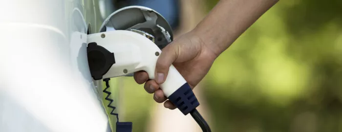Gratis benzine bij een elektrische auto